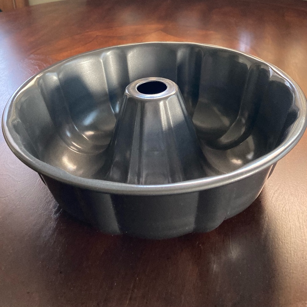 NEW Teflon Bundt Cake Pan - Picture 6 of 11